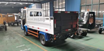 Picture of Electric four-wheel ten-barrel transfer truck